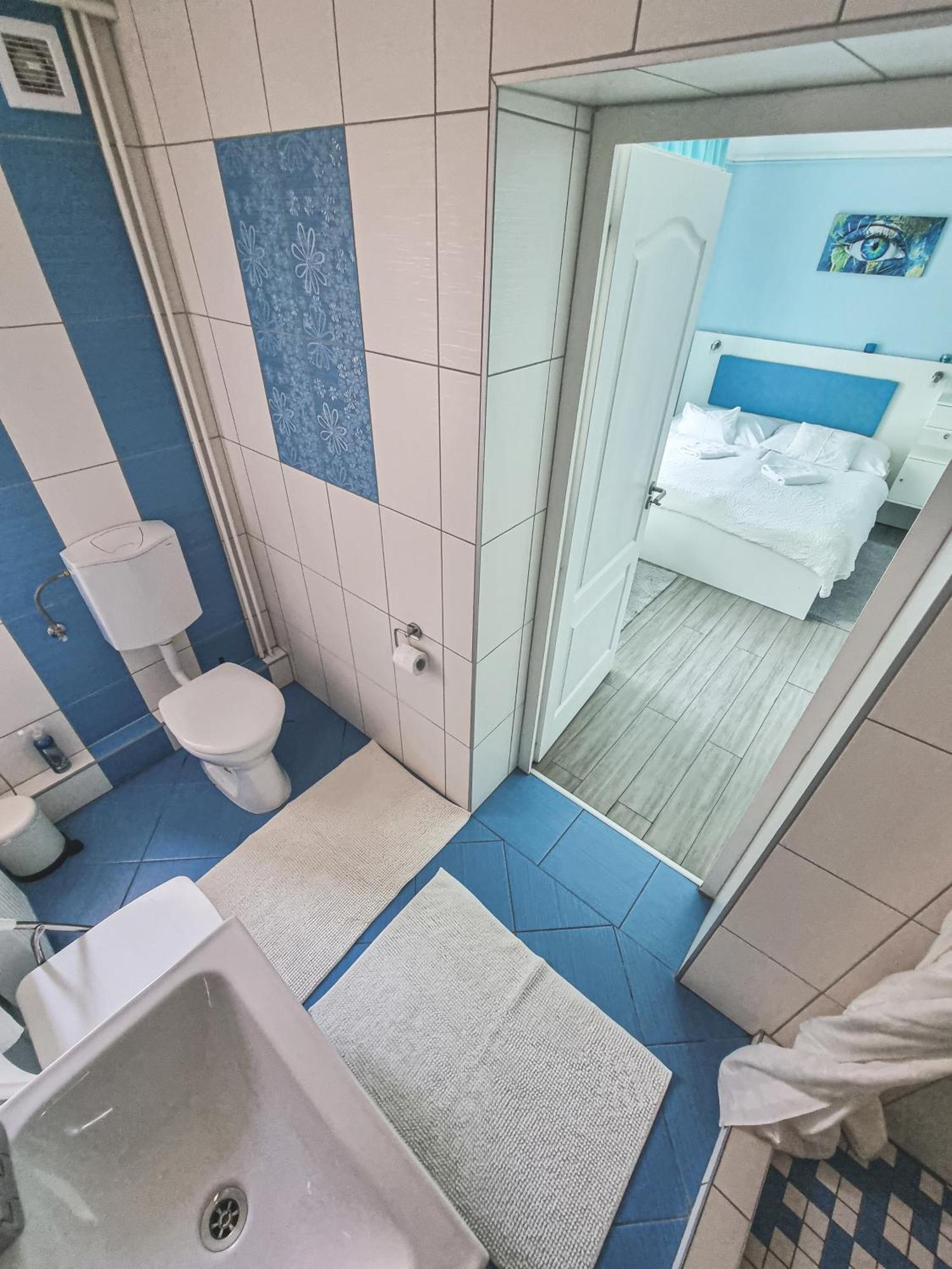 Szivarvany Panzio Segedín Exteriér fotografie