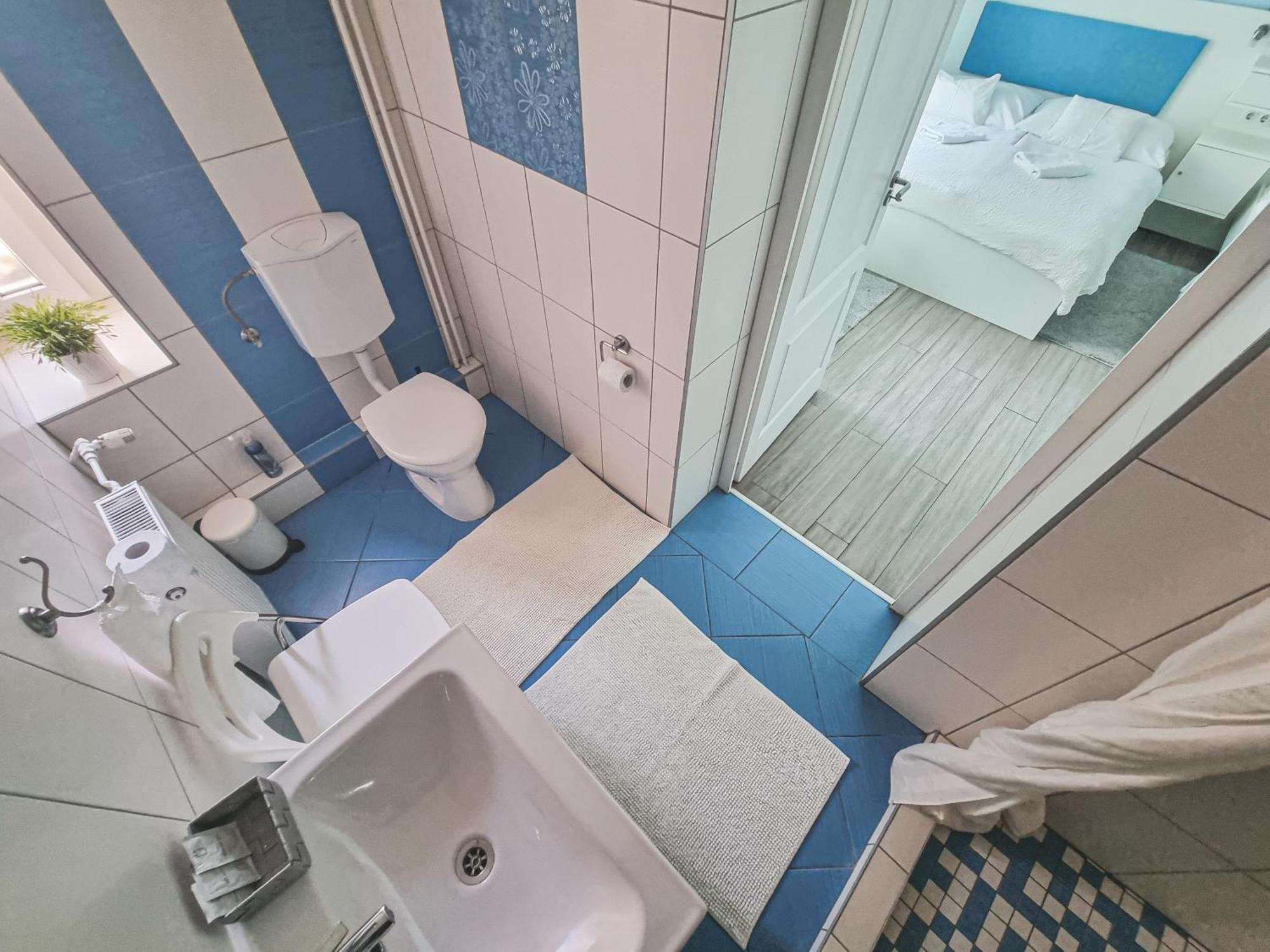 Szivarvany Panzio Segedín Exteriér fotografie