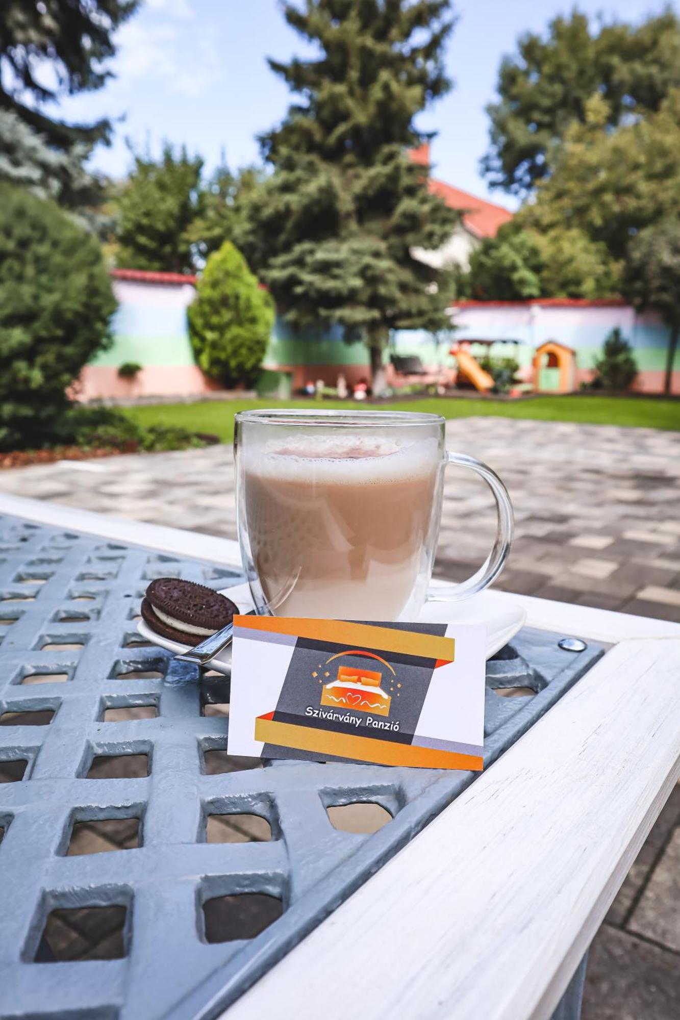 Szivarvany Panzio Segedín Exteriér fotografie